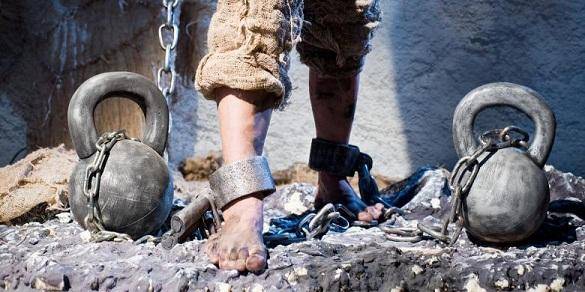 Di Akhirat, Golongan Ini Digiring ke Surga dengan Rantai Di Akhirat, Golongan Ini Digiring ke Surga dengan Rantai