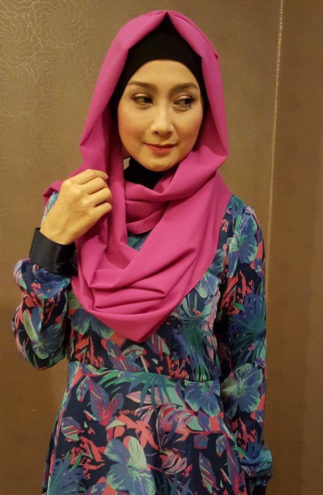 MEDYA S BLOG Gaya Hijab Ala Desy Ratnasari MEDYA S BLOG Gaya Hijab Ala Desy Ratnasari