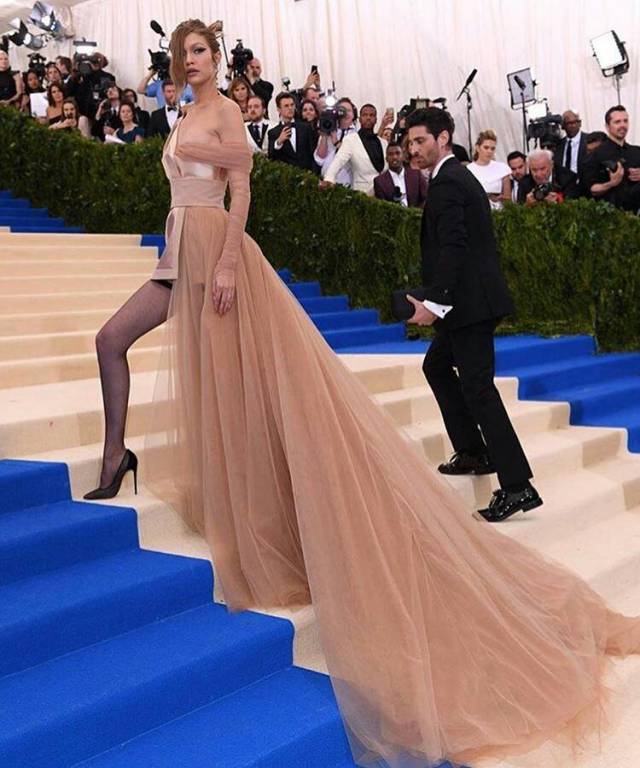 Sederet Gaun Mewah Artis Hollywood Di Acara Met Gala 2019 Sederet Gaun Mewah Artis Hollywood Di Acara Met Gala 2019