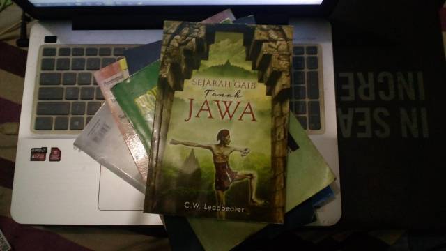 Resensi Buku Sejarah Gaib Tanah Jawa, Ringan Mengulas Tanah Jawa dan Atlantis